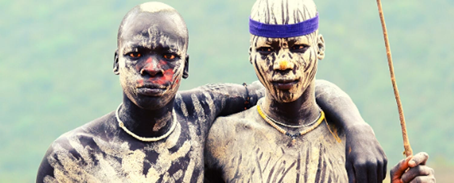 סליידר טיול בדרום אתיופיה בעקבות שבטי האומו