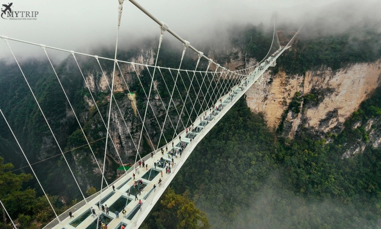 GLASS-BRIDGE-OF-Zhangjiajie-CHINA