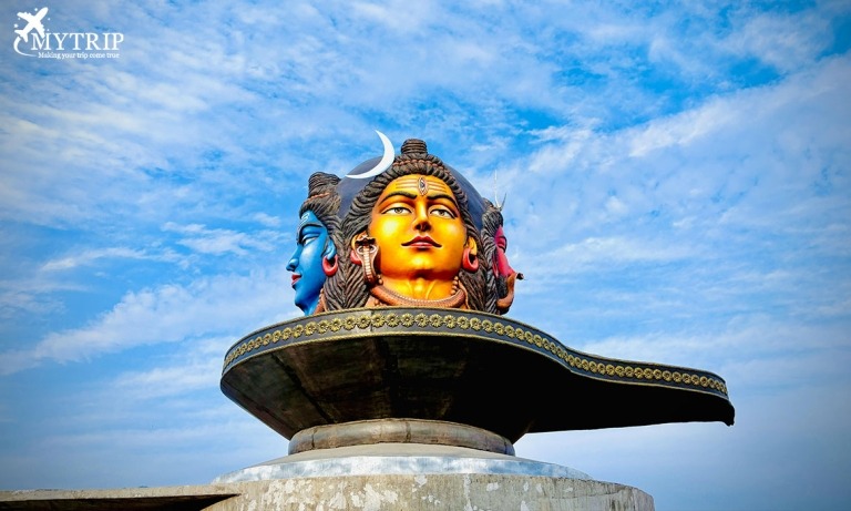 SHIVA-STATUE-IN-PUKHARA