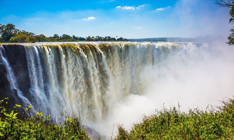 VICTORIA-FALLS