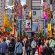רובע שינג'וקו בטוקיו בירת יפן מלא באנשים