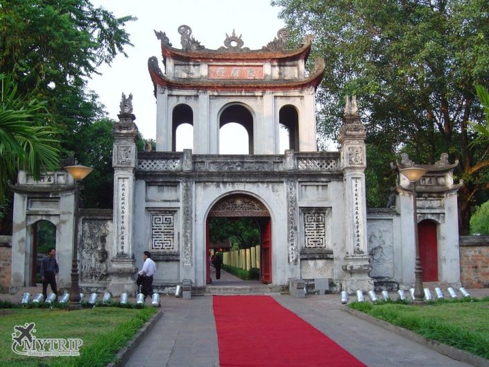 מקדש הספרות טיול בווייטנאם