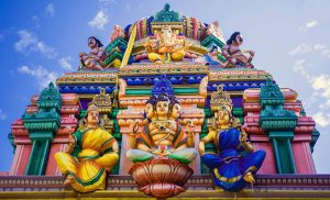 מקדש הינדו צבעוני בסרי לנקה
