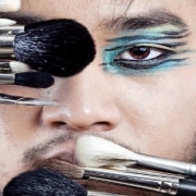 איש קוריאני מאופר