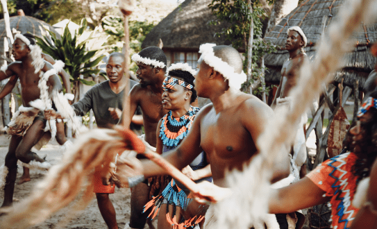 ריקוד אפריקאי מסורתי בזמביה
