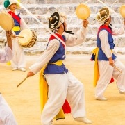 הופעת-פולקלור-בכפר-הפולקלור-בדרום-קוריאה