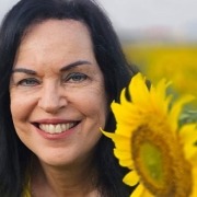 עדנה שקד מדריכת טיולים