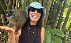 עדה רביב מדריכת טיולים בחול